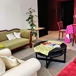 Lounge-style-hostel 旅馆
