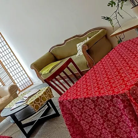 Lounge-style-hostel *