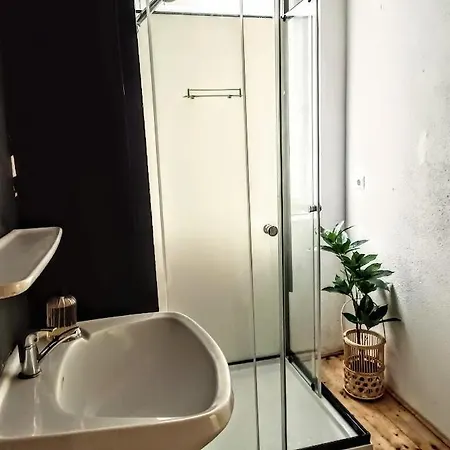 Hostel Lounge-style-hostel