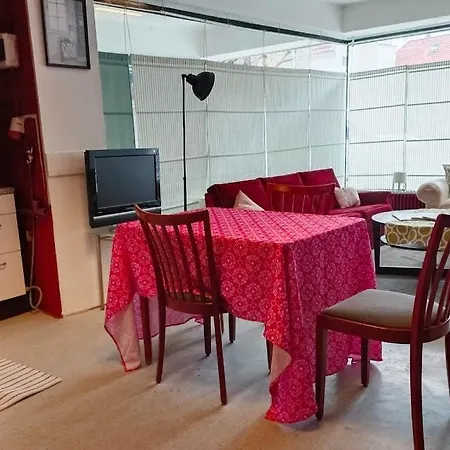 Lounge-style-hostel بيت شباب زانكت فايت أن دير غلان