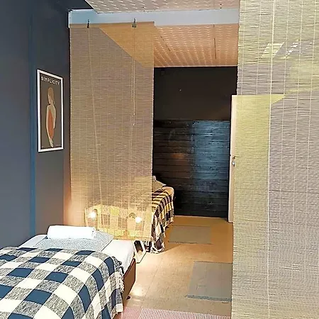 Lounge-style-hostel *