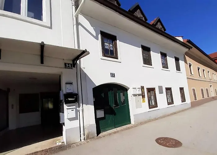 Lounge-style-hostel Hostel