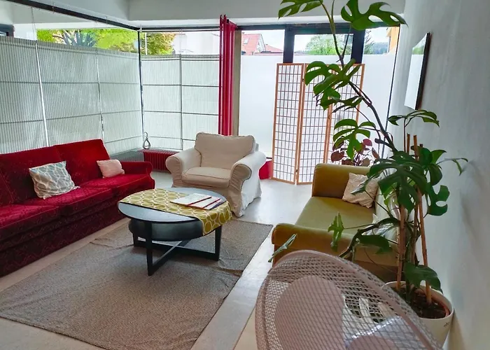 Lounge-style-hostel Hostel *